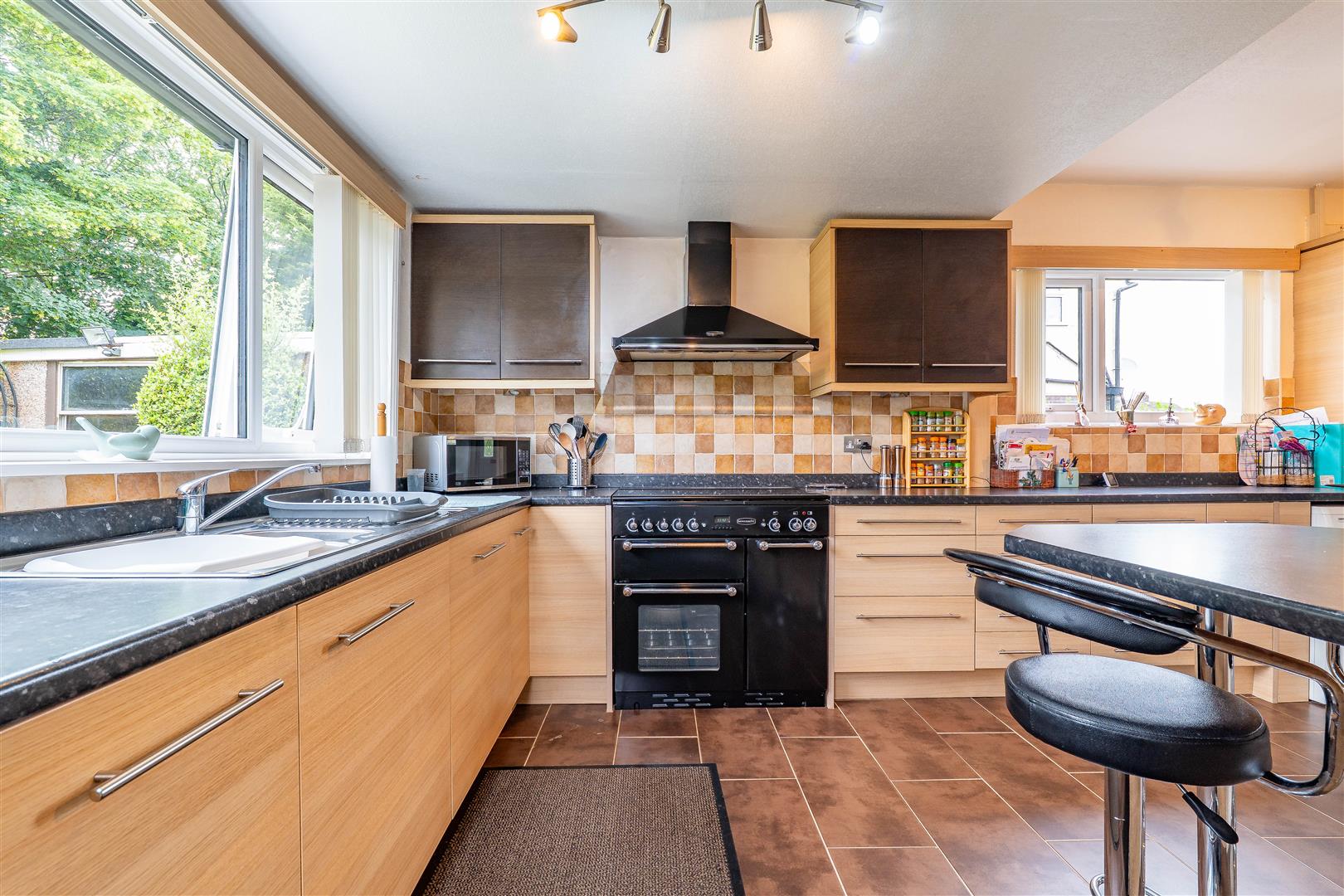 3 bed property in Queensway, Preston